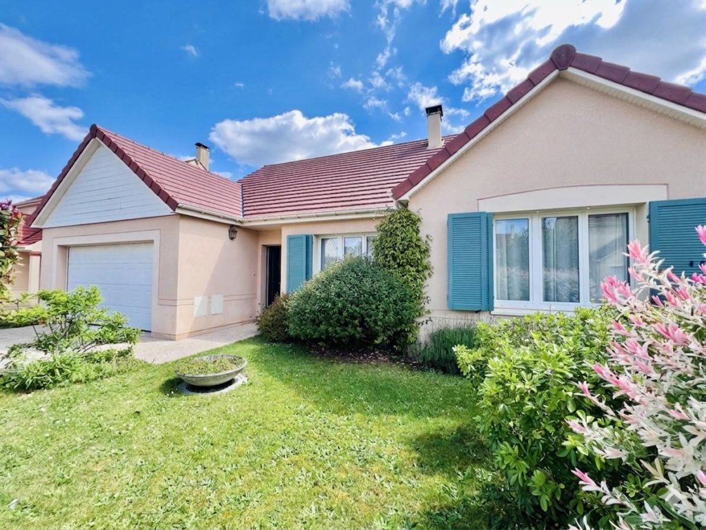 Maison à Roissy en brie 165m²  1