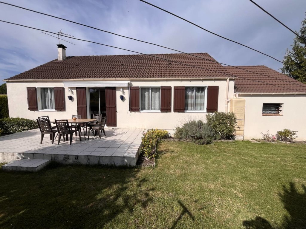 Maison à Jouy-le-Châtel 102m²  1