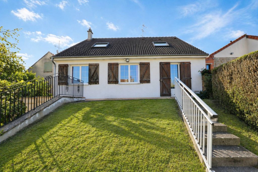 Maison à Tournan-en-Brie 160m²  1