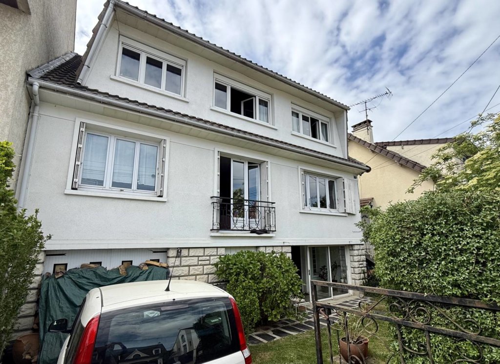 Maison à Ozoir-la-Ferrière 151m²  1