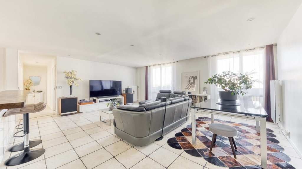Appartement à ROISSY EN BRIE 85