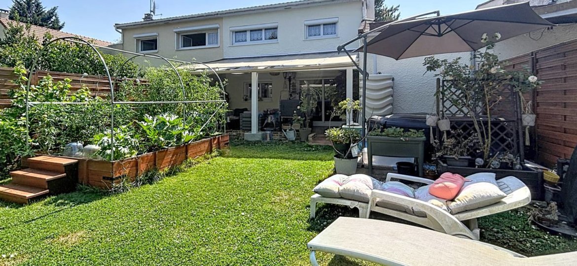Maison à Roissy-En-Brie 101m²  1