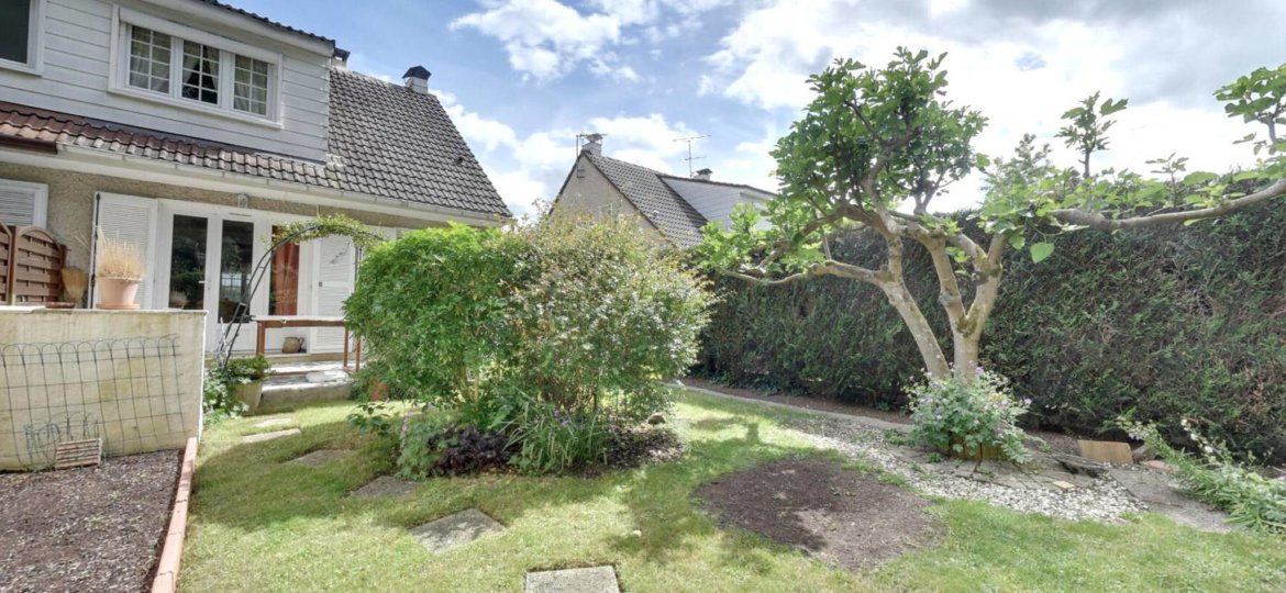 Maison à Roissy-en-Brie 74