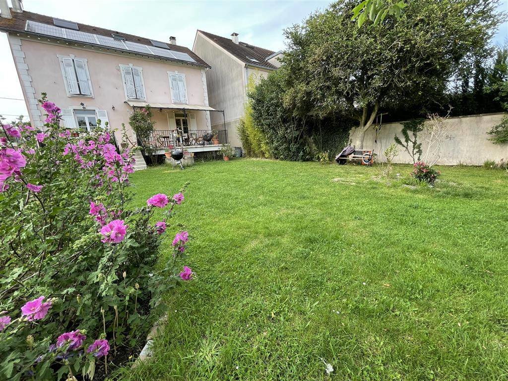 Maison à Gretz-Armainvilliers 154m² 1