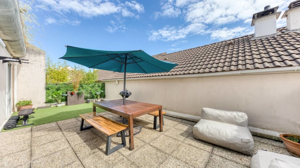 Appartement à ROISSY EN BRIE 90
