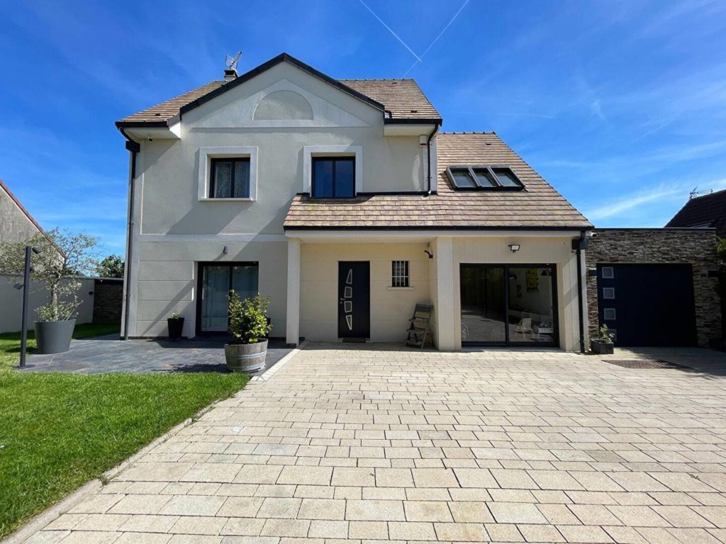 Maison à Chevry-Cossigny 156m²  1