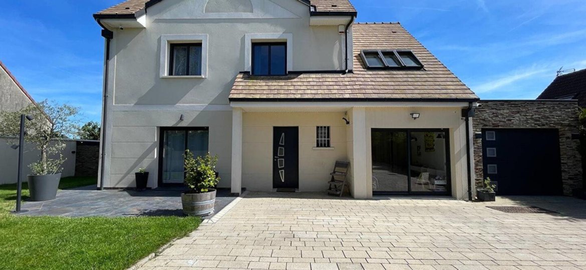 Maison à Chevry-Cossigny 156m²  1