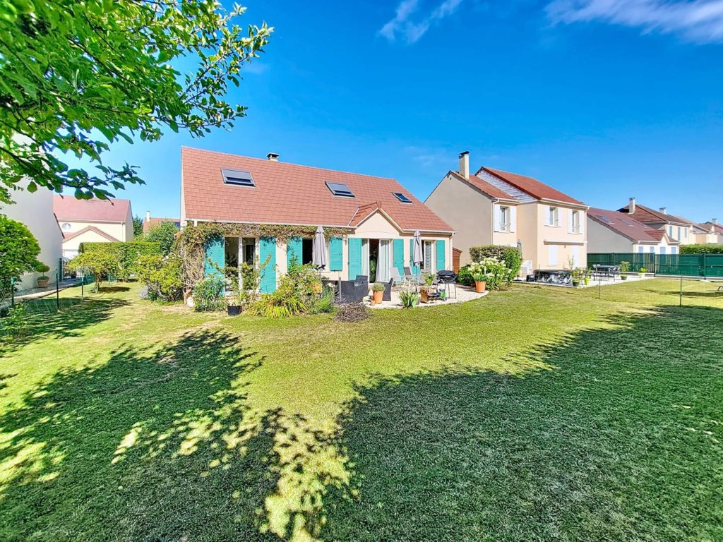 Maison à Roissy-en-Brie 165m² 1
