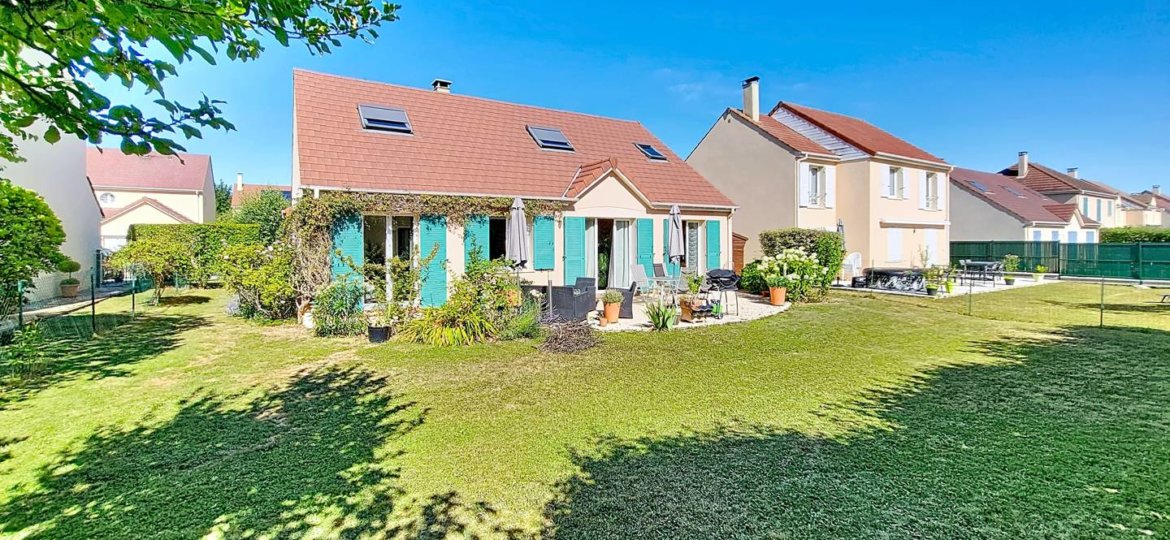 Maison à Roissy-en-Brie 165m²  1