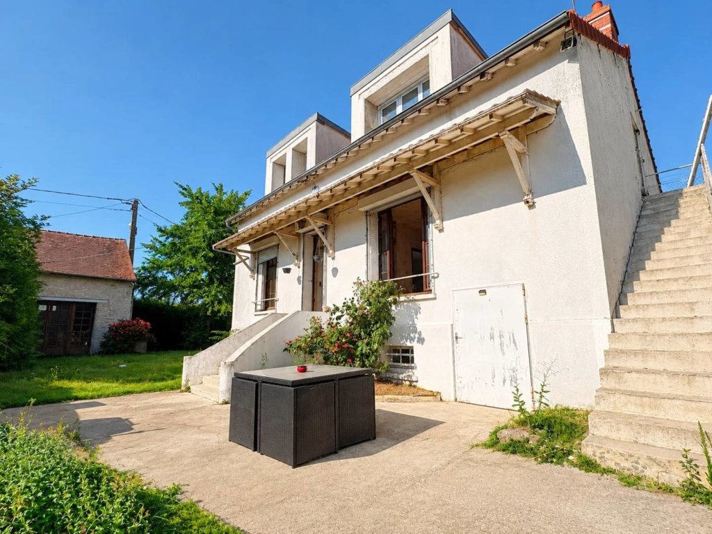 Maison à Jouy-le-Châtel 145m²  1