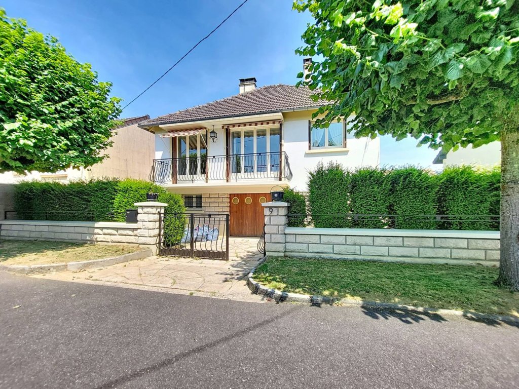 Maison à Roissy-en-Brie 99m²  1