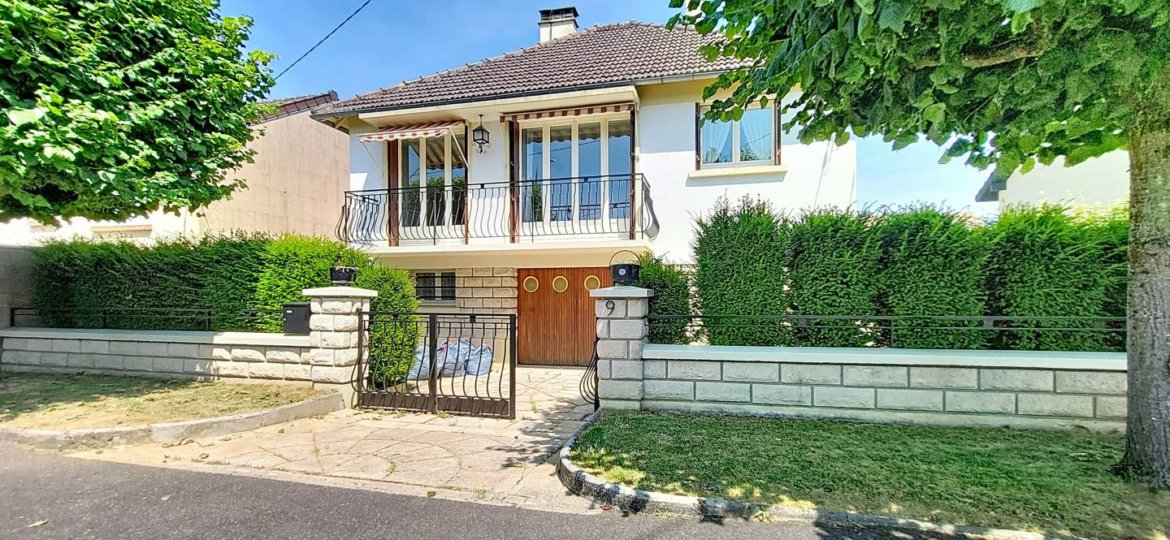 Maison à Roissy-en-Brie 99m²  1