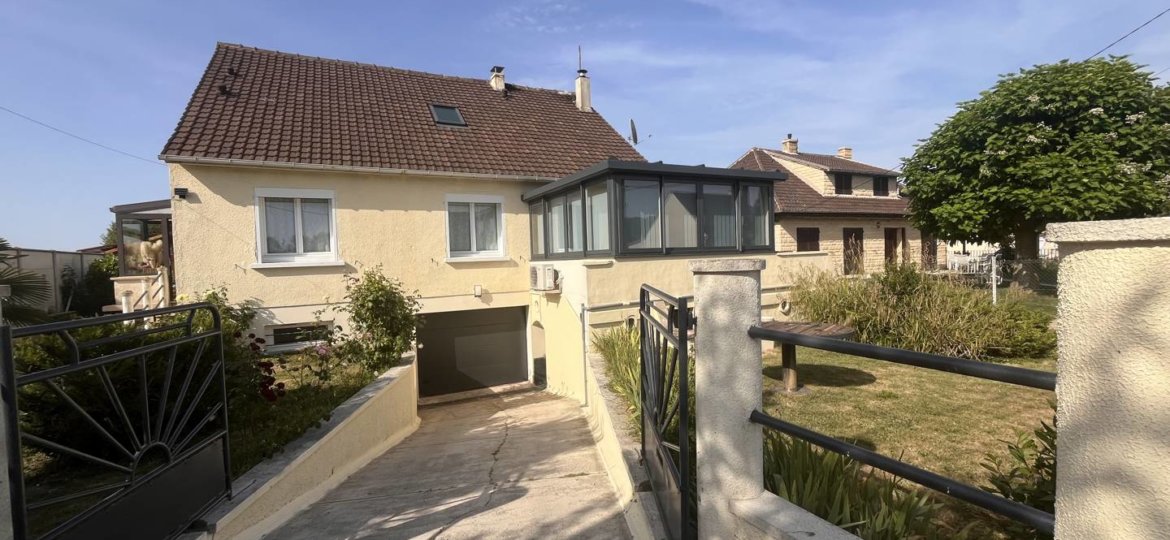 Maison à CLOS FONTAINE 145m²  1