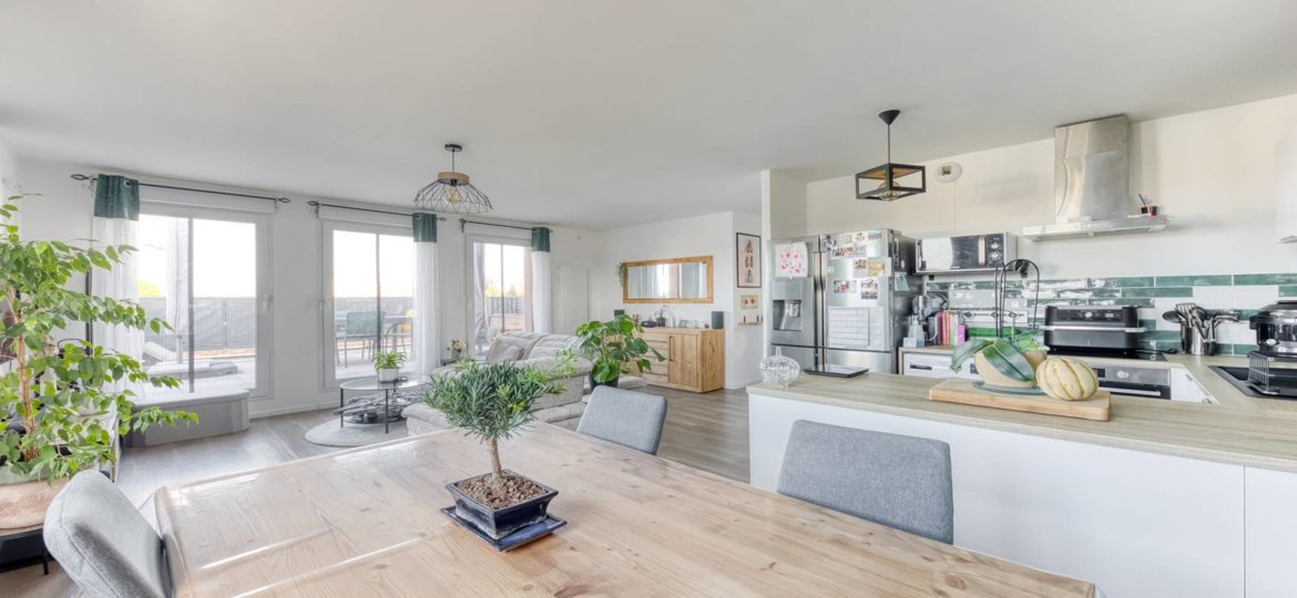 Appartement à ROISSY EN BRIE 83