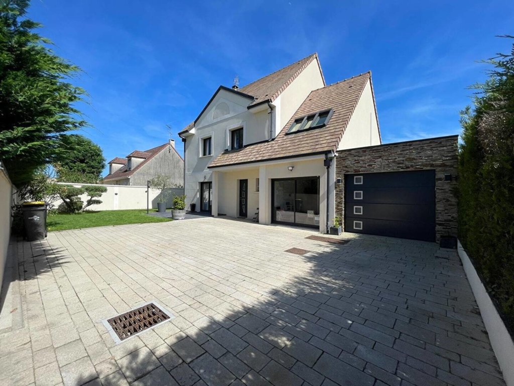 Maison à Chevry-Cossigny 156m² 1