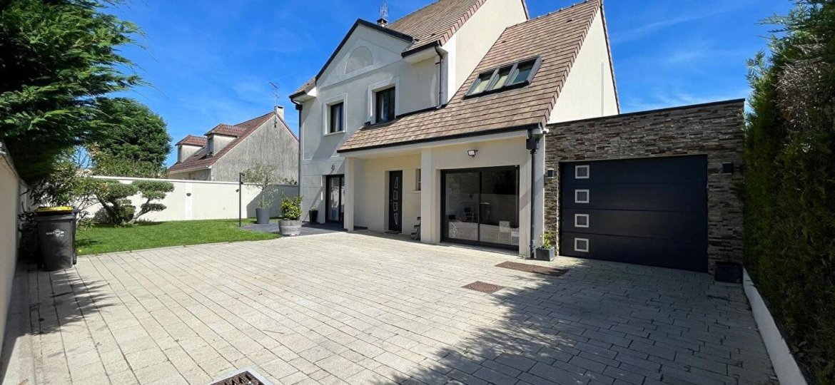 Maison à Chevry-Cossigny 156m²  1