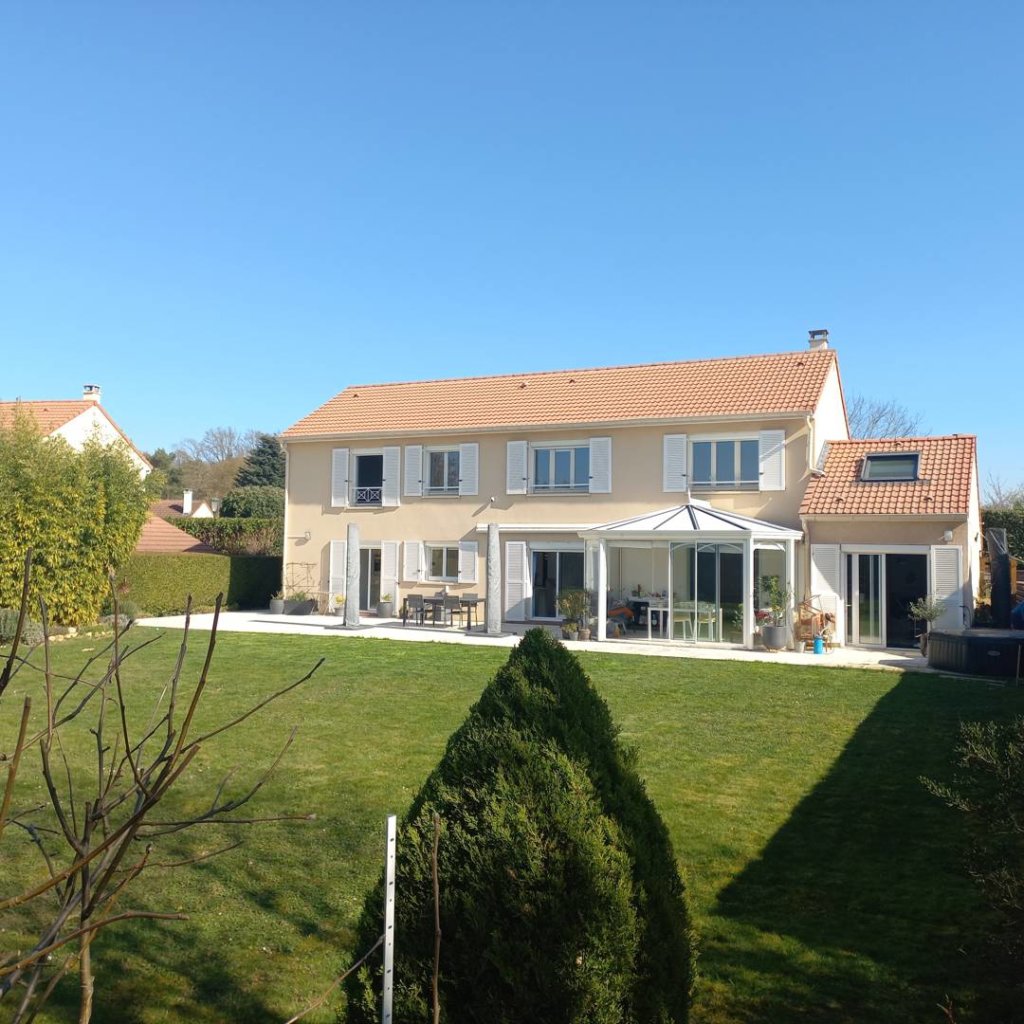 Maison à Ozoir-la-Ferrière 200m² 1