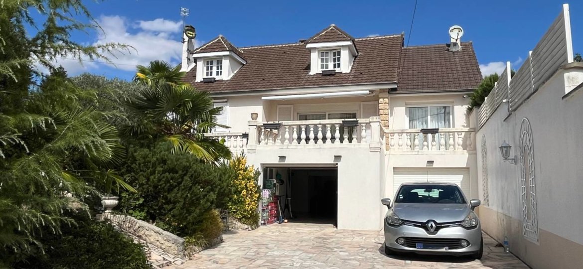 Maison à Rozay-en-Brie 153m²  1