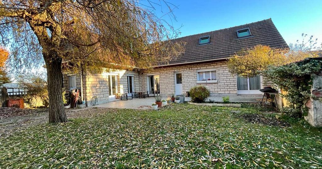 Maison à PONTAULT-COMBAULT 102m² 1 1