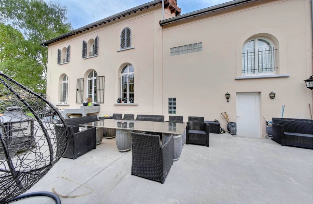Maison à Chevry-Cossigny 172m² 1 1