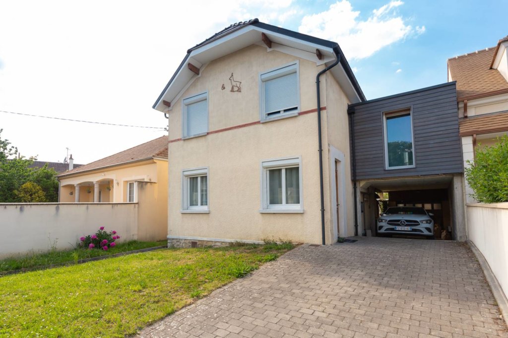 Maison à Ozoir-la-Ferrière 118m²  1