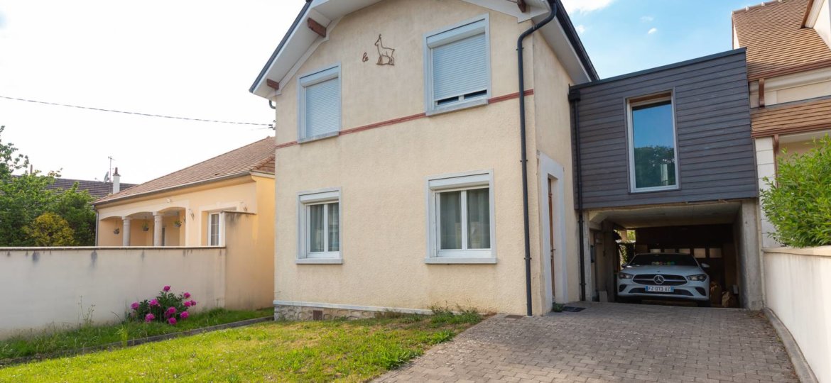 Maison à Ozoir-la-Ferrière 118m²  1