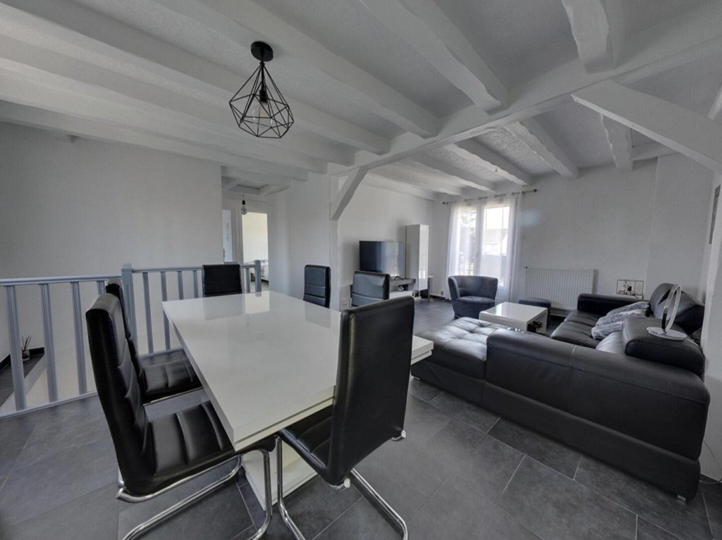Maison à Roissy-en-Brie 99m²  1