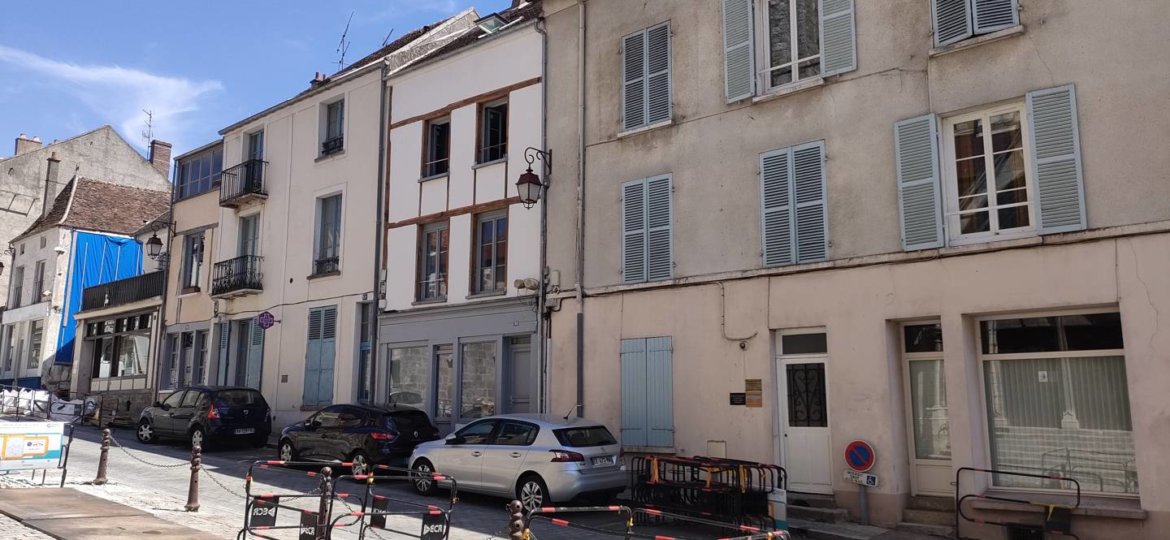 Immeuble à Rozay-en-Brie 265m²  1