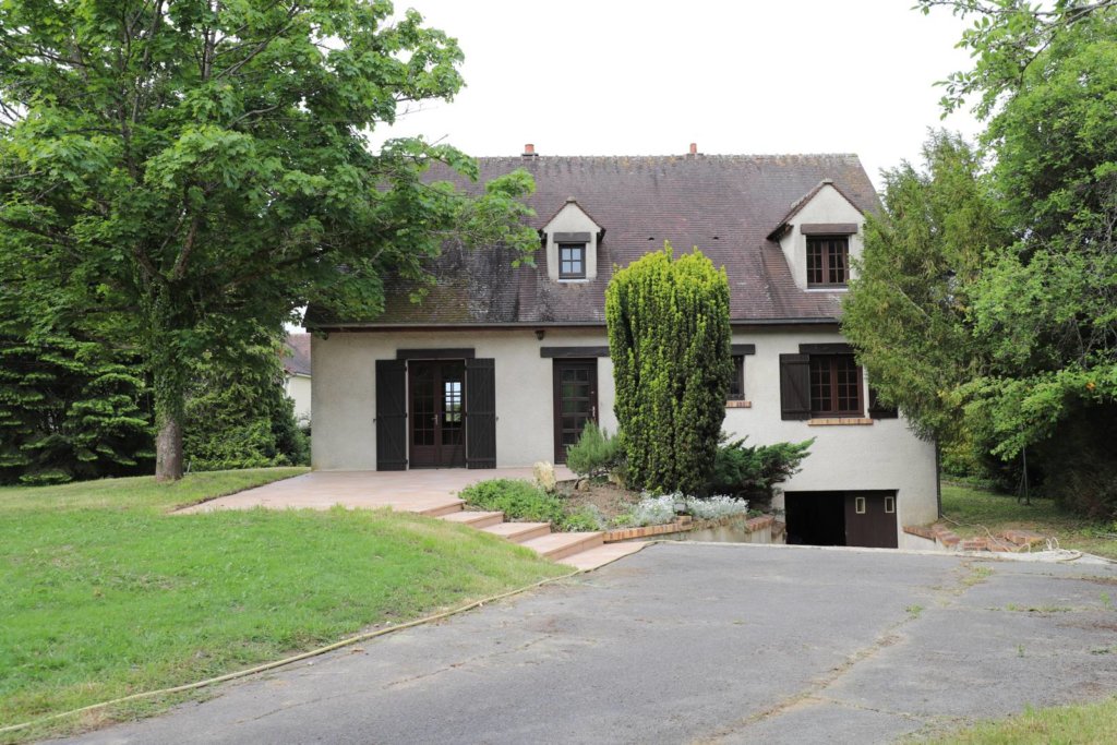 Maison à Tournan-en-Brie 148m²  1