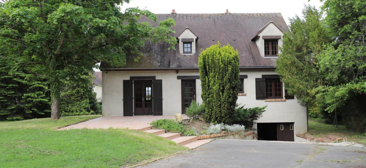 Maison à Tournan-en-Brie 148m²  1