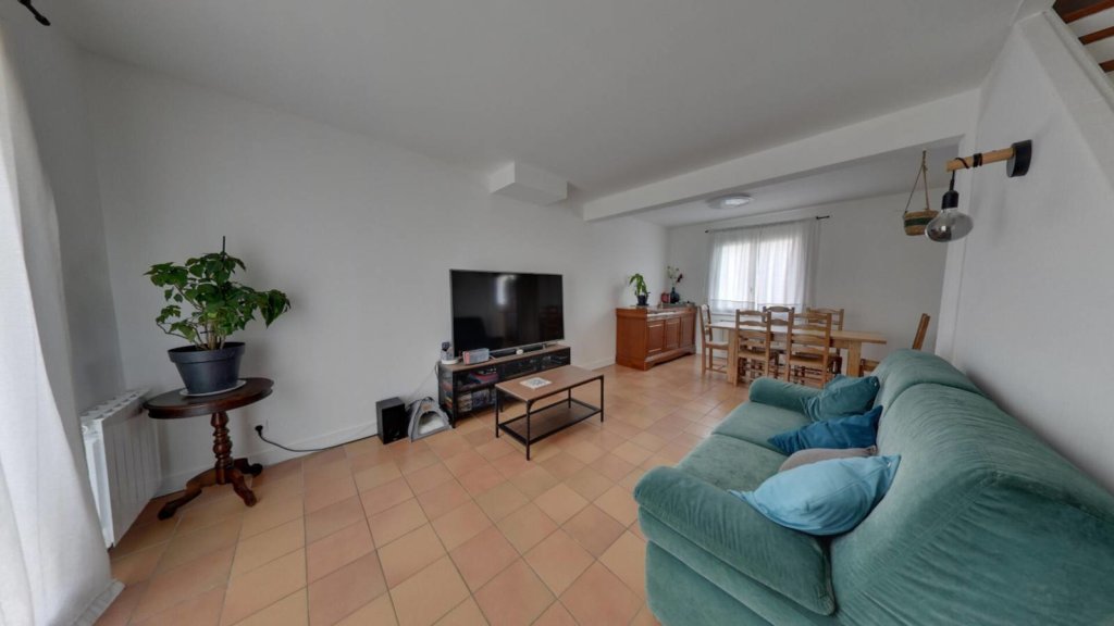 Maison à Roissy-en-Brie 93m²  1